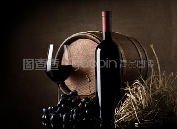 葡萄酒与酒桶 红酒的蜕变之旅